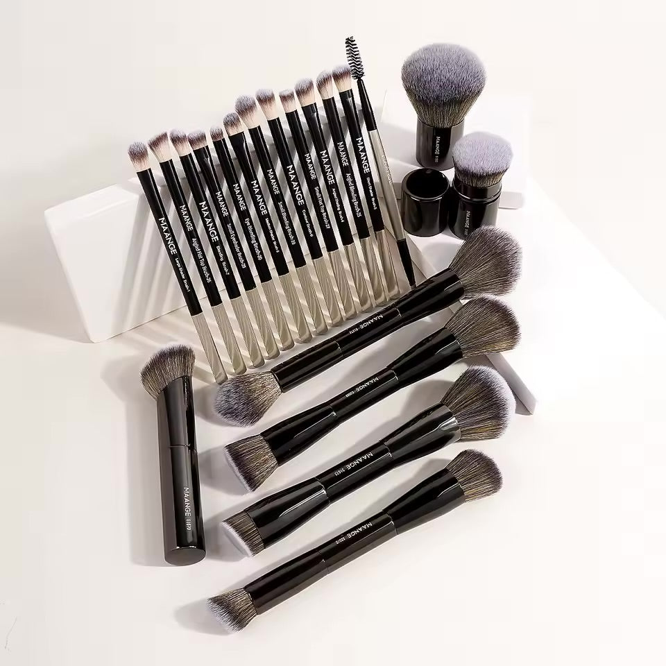 ✨ Kit de Pinceaux Maquillage – Précision & Douceur Professionnelle